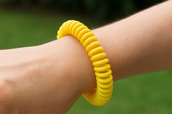 Bracelets répulsifs