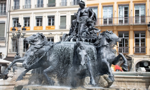 LYON 08