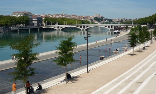 LYON 04